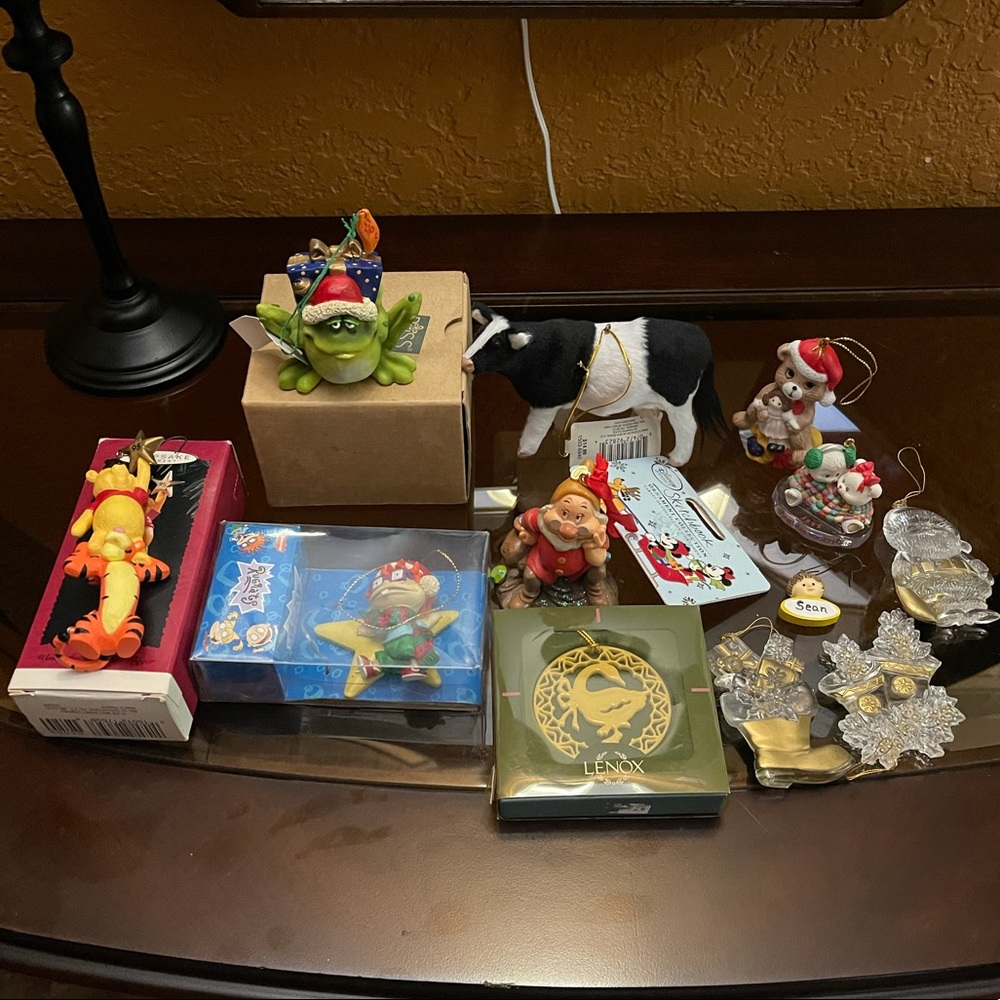 12 Brand new ornaments.